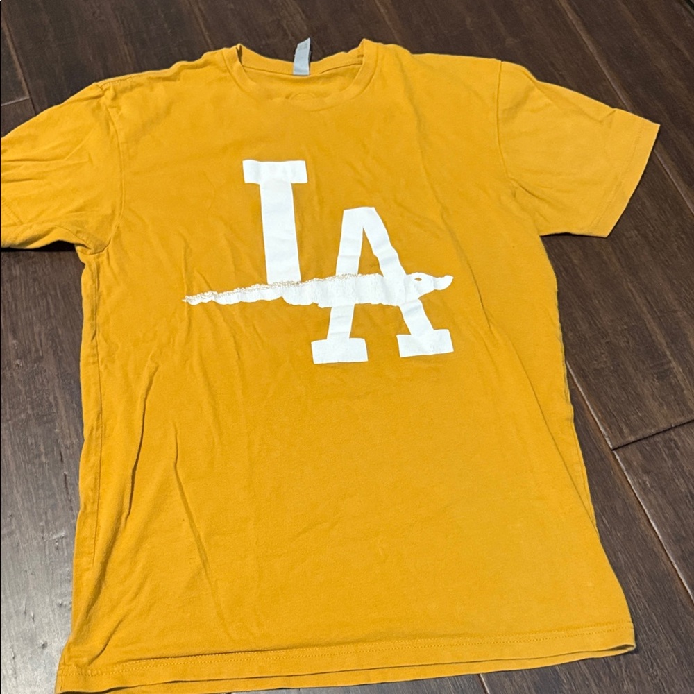 Yellow Short Sleeve Graphic Crewneck Tee with White LA Print